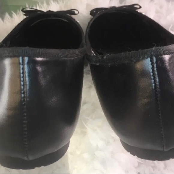 Hello Kitty black leather ballet flats with charms. Size 7 - Picture 12 of 12